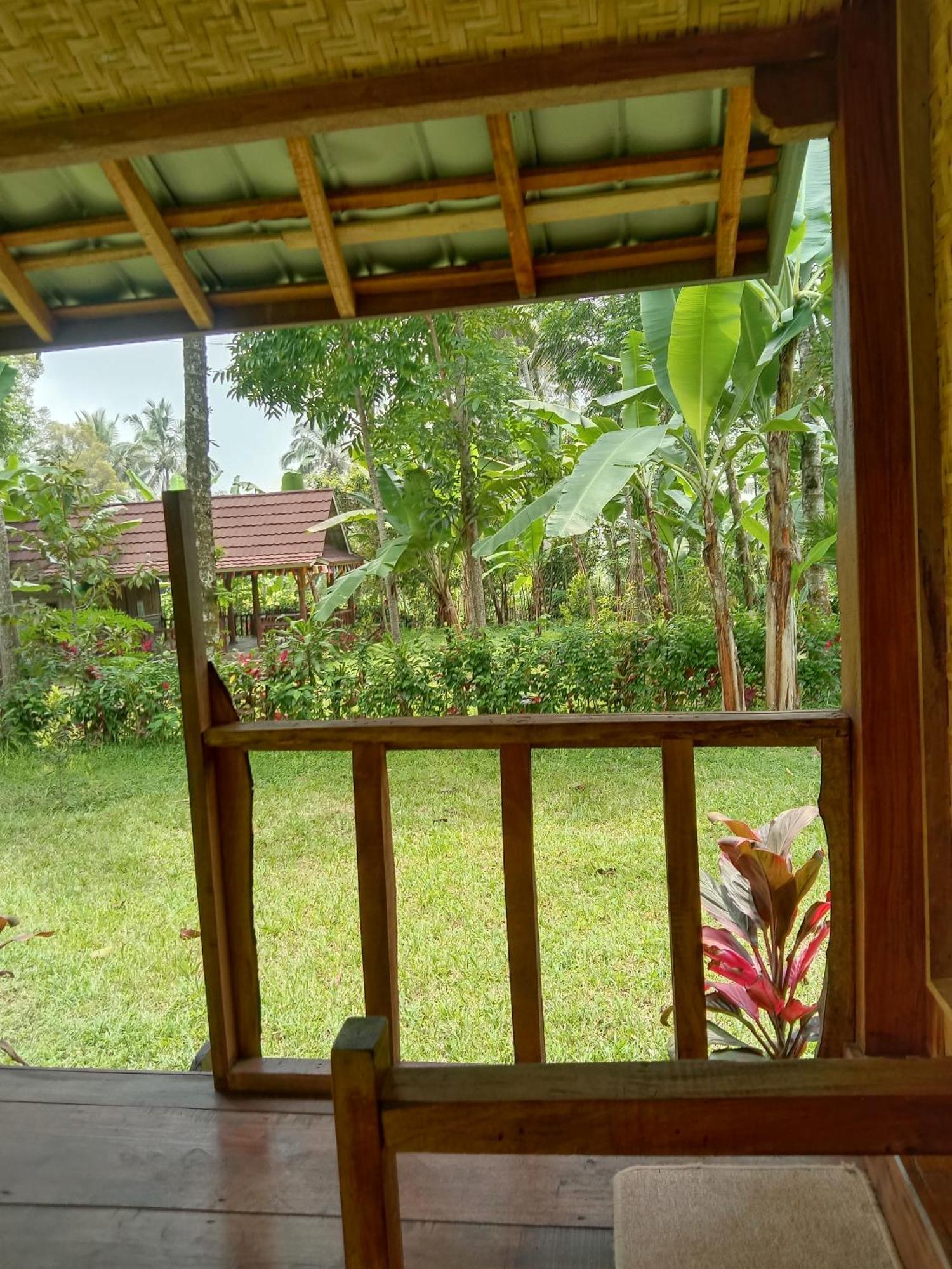Banana Bungalows Tetebatu Eksteriør billede